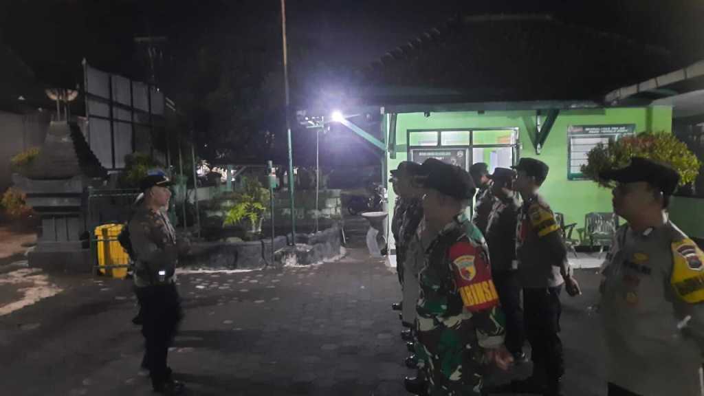 Berikan Pelayanan Masyarakat, TNI-Polri Senduro Laksanakan Gelar Apel Gabungan dan Patroli Menjelang Idulfitri