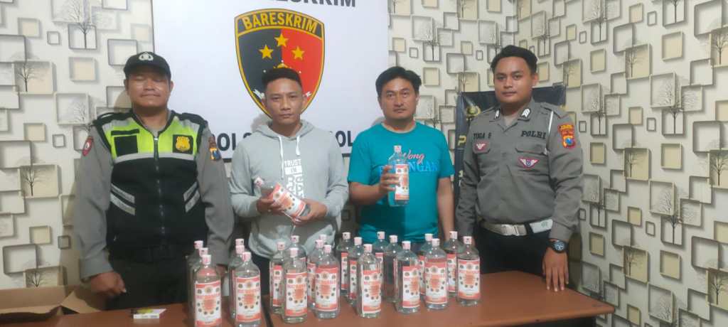 Puluhan Botol Miras Berhasil Diamankan Polsek Gempol Saat Gelar&nbsp;Operasi