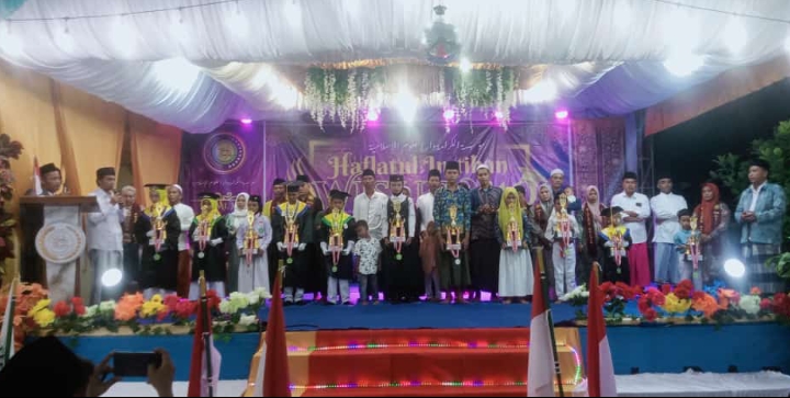 Yayasan Al-Karomah Darul Ulum Meriahkan Haflatul Imtihan, Serta Wisuda Ke40 RA. MI. MTs. Tahun Ajaran 2023,&nbsp;2024