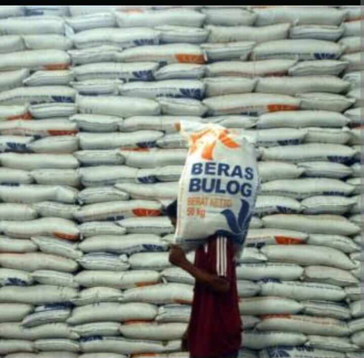 Banjir Beras Impor di Pasar, Isu Mark Up Harga&nbsp;Mengguncang!
