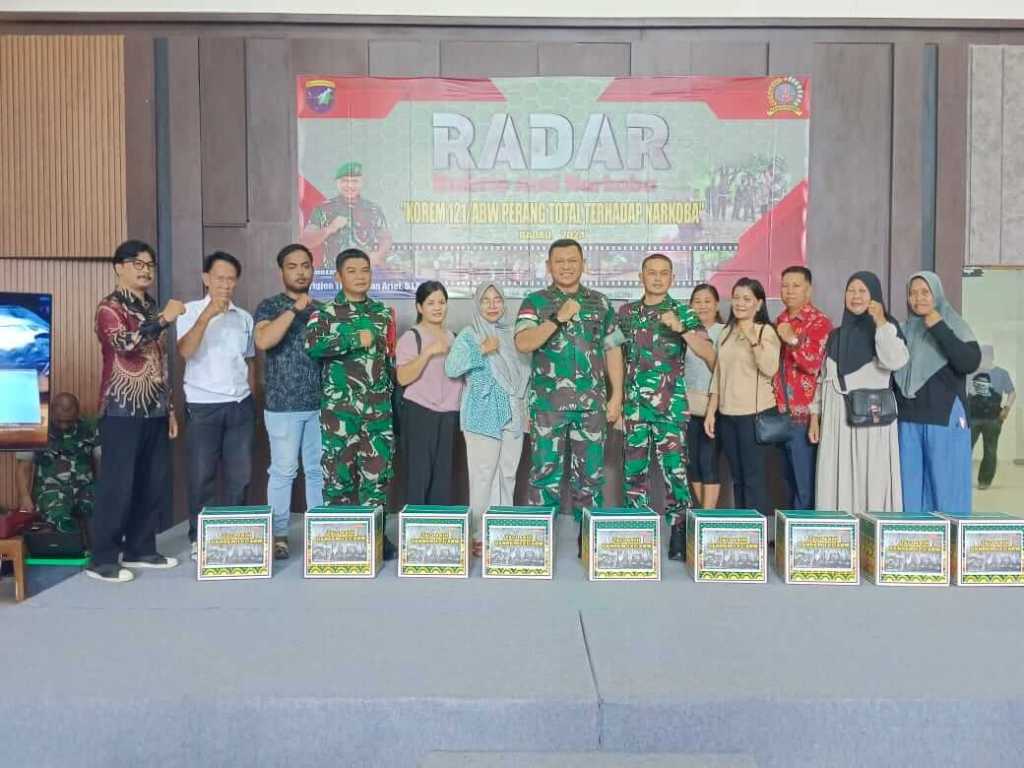 Dankolakopsrem 121/Abw Berikan Pengarahan Kepada Satgas Yonzipur 5/ABW Dan Resmikan RADAR Embrio Anti Narkoba di Perbatasan&nbsp;RI-Mly