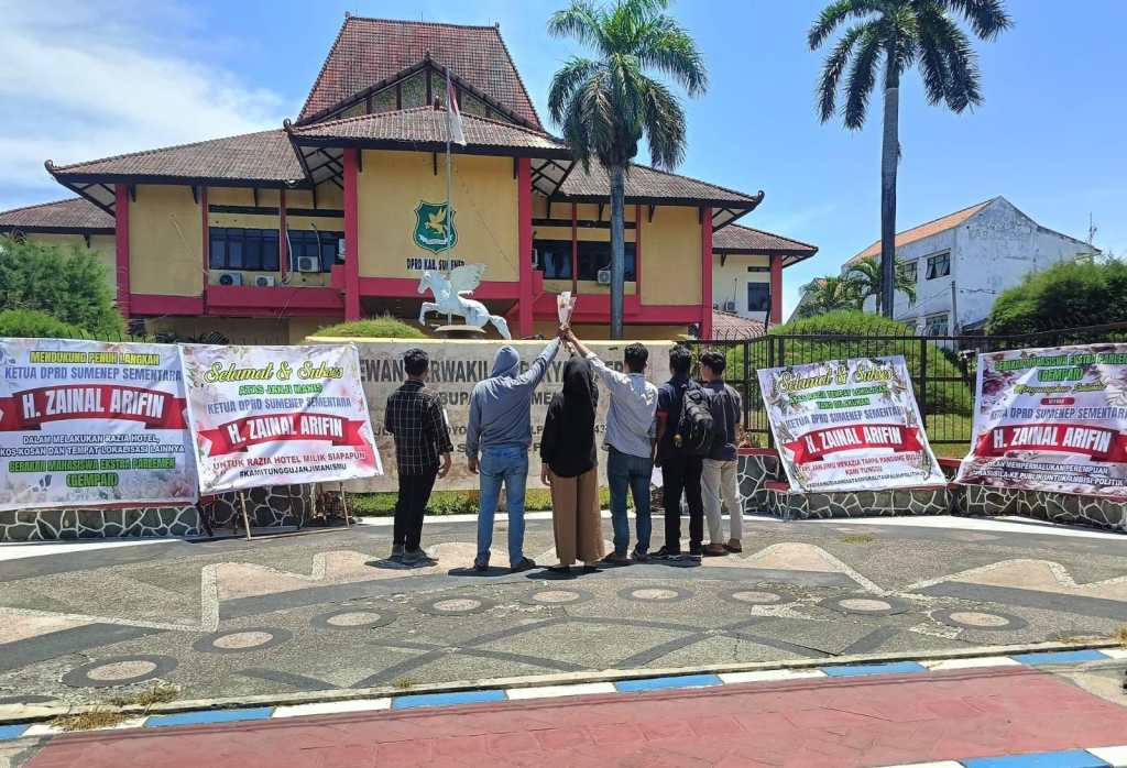 Dinilai Tidak Memanusiakan Manusia, H. Zainal Arifin Dapat Kiriman Karangan Bunga